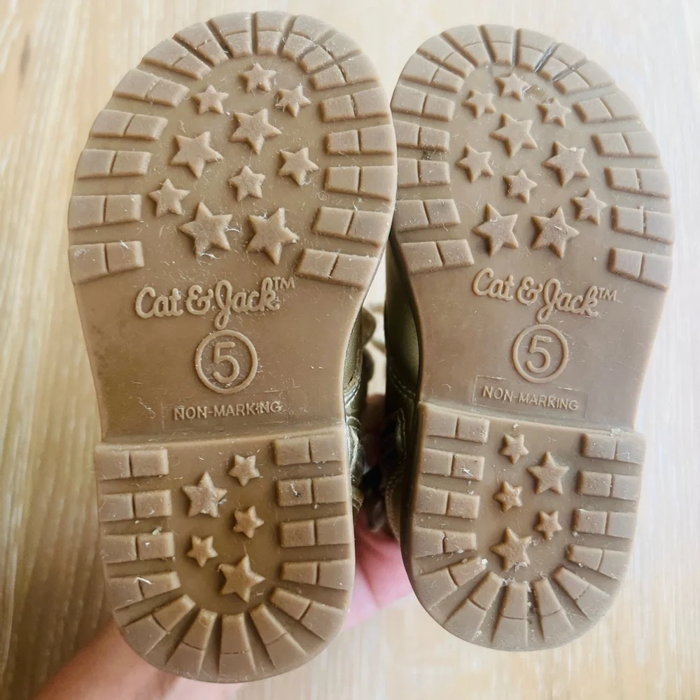 🥭💛CAT & JACK GOLD CHILDRENS BOOTS SIZE 5T💛🥭